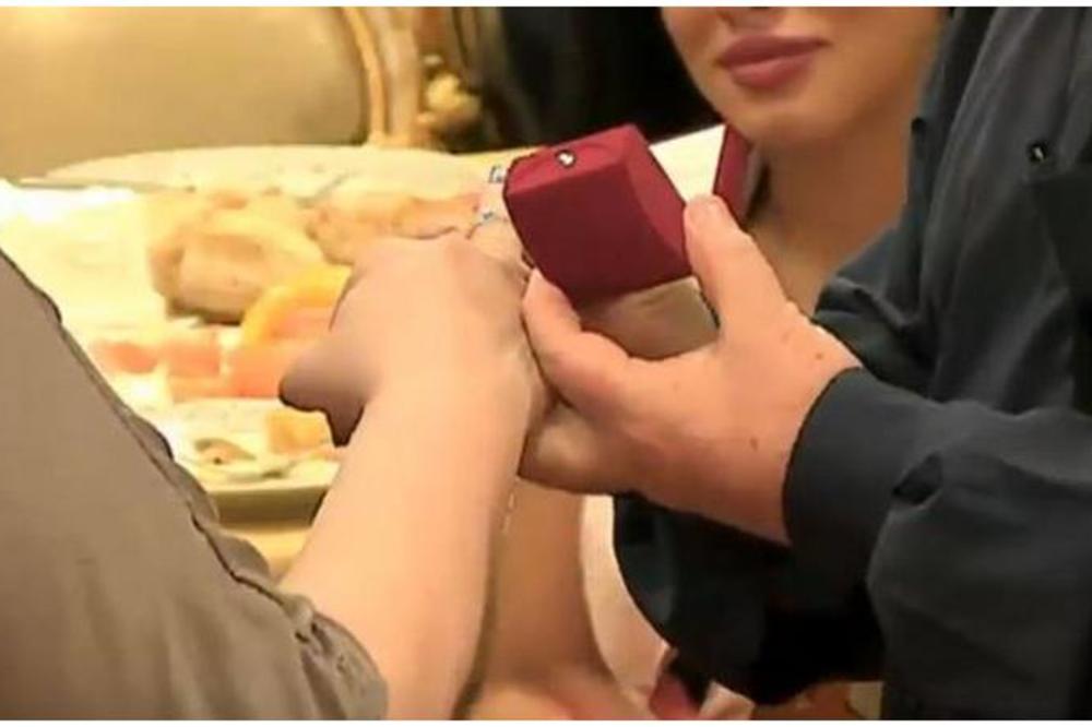 JOŠ JEDNA PROSIDBA U PAROVIMA: Kleknuo i zatražio njenu ruku, a onda HLADAN TUŠ!