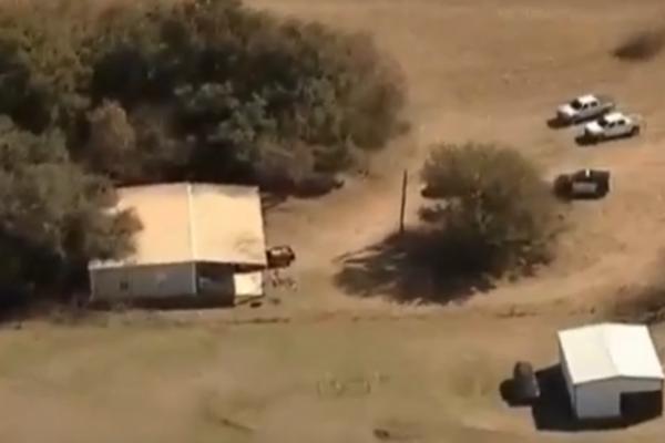 DOŠLI ZBOG NASILJA U PORODICI, PA DECU PRONAŠLI U KAVEZU ZA PSE! Policajci zatekli GROZAN prizor! (VIDEO)