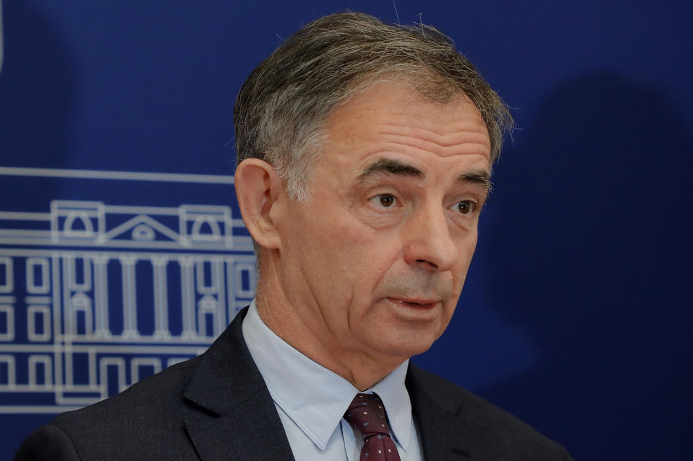 PLAKAT PUPOVČEVE STRANKE IŠARAN USTAŠKIM SIMBOLIMA: Stravični natpisi pozivaju na UBIJANJE SRBA u SPLITU!