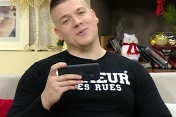 SLOBA POKLANJA MINĐUŠE CECE RAŽNATOVIĆ: Maturantkinje, ovo je PRAVI POKLON ZA VAS