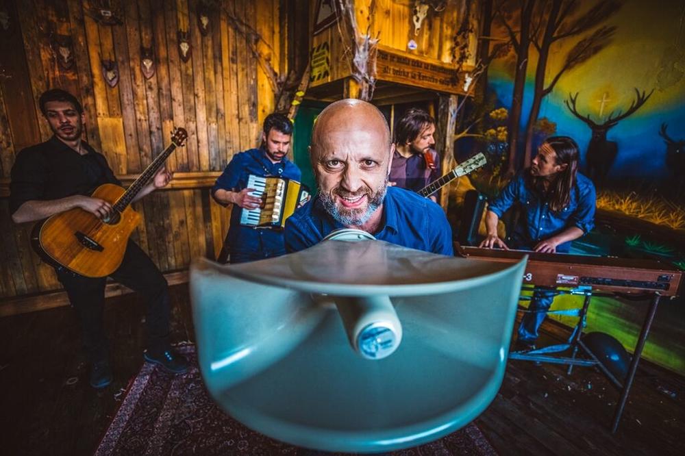 Netipičan spot MILETA KEKINA za pesmu SAMO MOJA