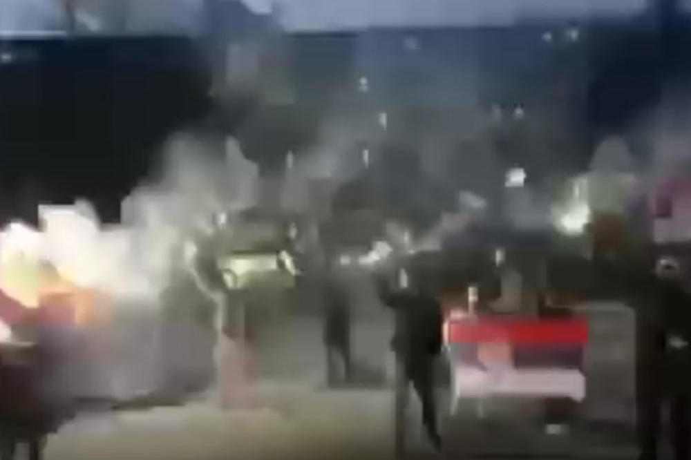 HOĆEMO DA ŽIVIMO I STVARAMO U SRBIJI: Mladi iz studentskih domova zapalili BAKLJE, pa poslali JAKU PORUKU! (VIDEO)