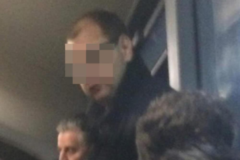 MANIJAK NAPAO STUDENTKINJU, PUTNICI JE JEDVA SPASLI! Kidisao je kao besan i urlao: DRUŠTVO JE KRIVO ŠTO SAM OVAKAV