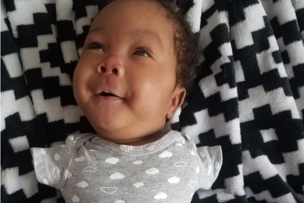 LEKARI SU GA OTPISALI, ALI GA PLANETA OBOŽAVA: Dečak rođen BEZ RUKU I NOGU je nešto najslađe što ćete videti danas