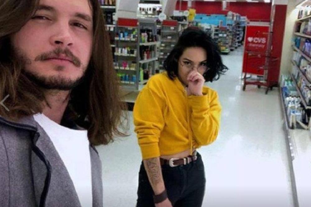 POSLE OVOG SELFIJA PRONAĐENA JE MRTVA U KOFERU! Detalj sa fotografije pomogao policiji da reši VALERIJINU SMRT