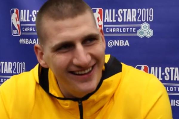 AMERI U ČUDU, JOKIĆ 'OLADIO' NJIHOVE NOVINARE KAD JE ČUO SRPSKI JEZIK: To je moj čovek!