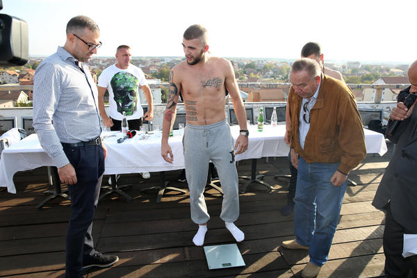 VELJKO RAŽNATOVIĆ I 'PALMIN TIGAR' SU SPREMNI: Vreme je za bokserski spektakl!