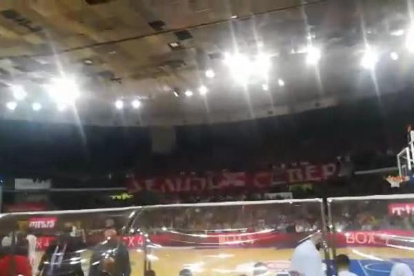 SCENA KAKVA SE VIĐA JEDNOM U VEKU: Grobari poveli pevanje, Delije im se odmah pridružile!