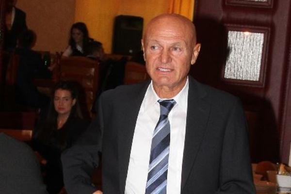 ZASTAVE NA POLA KOPLJA! OTIŠAO JE KRALJ! Reči kojim se OVAJ PEVAČ oprostio od Šabana RASPLAKAĆE I NAJTVRĐA SRCA!