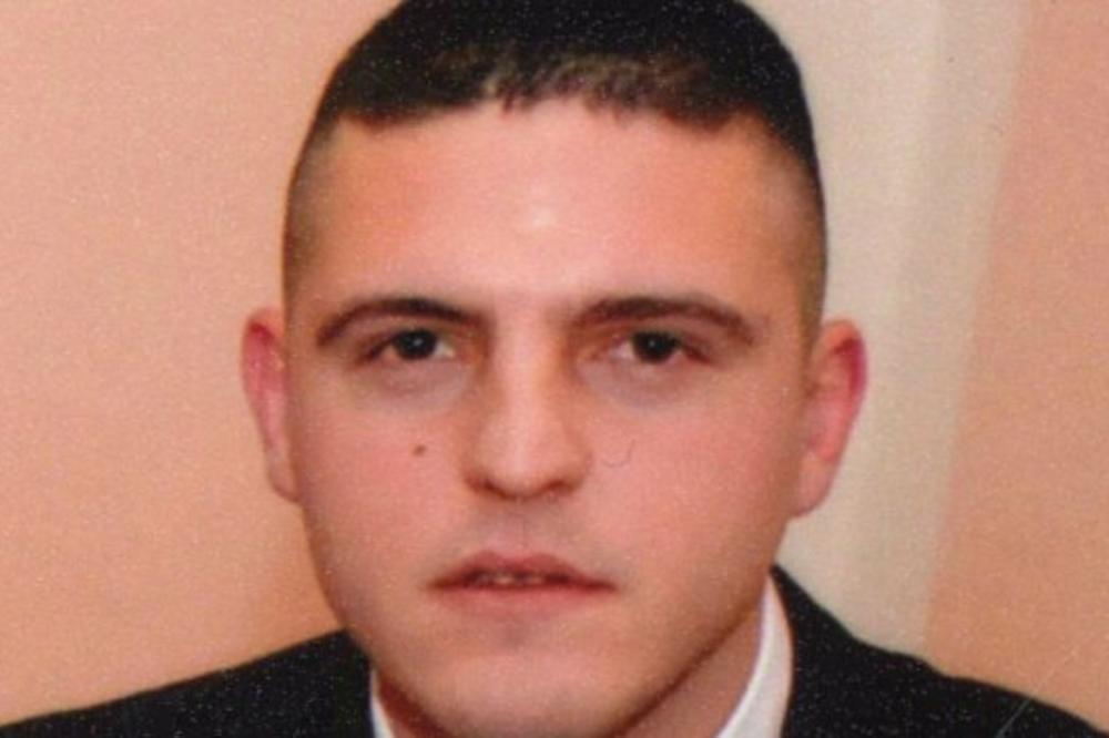 DA LI STE VIDELI OVOG MLADIĆA? Nebojša (25) iz Sombora je samo otišao iz kuće, nije poneo ni telefon...