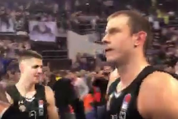 DELIJE PONOVO UDARILE NA NOVICU: Ovako su navijači u Pioniru dočekali kapitena Partizana!
