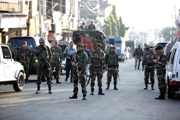 NOVI RAT PRETI DA IZBIJE U SVETU! Još četiri vojnika ubijena u KAŠMIRU, Pakistan povukao opasan potez!