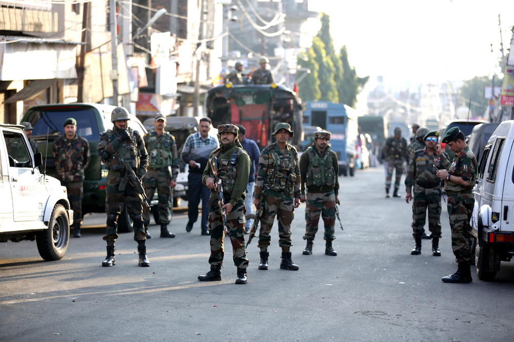 SITUACIJA SE NE SMIRUJE! Procureli novi detalji o sukobu Indije i Kine: Oficira bacili sa litice (VIDEO)