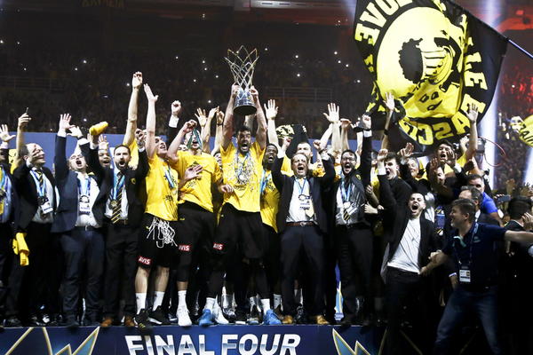 AEK JE ŠAMPION SVETA U KOŠARCI: Da, dobro ste pročitali, ali kad vidite s kim se takmičio, sve će vam biti jasno!