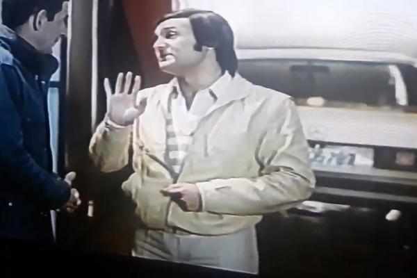 SCENA IZ FILMA U KOJEM JE IGRAO ŠABAN TERA SUZE NA OČI: Ne, ne, JA SAM SEBE VOZIM! (VIDEO)