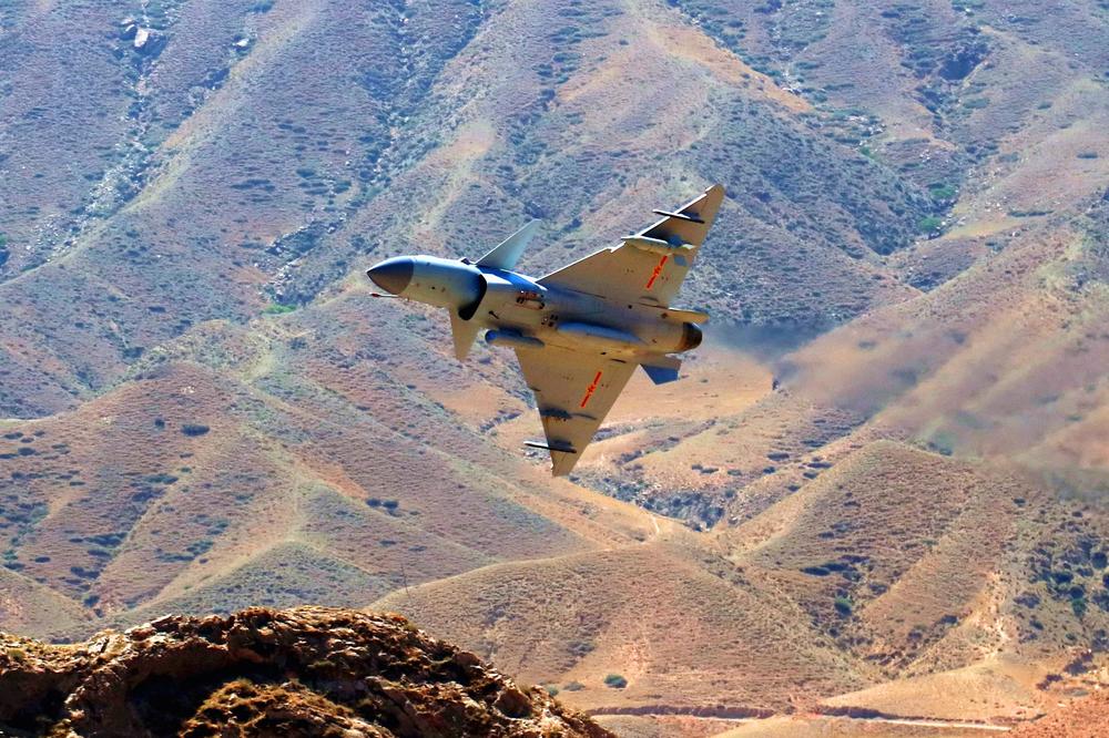 STRAVIČNA NESREĆA: Sudar dva vojna aviona u vazduhu, IMA MRTVIH!