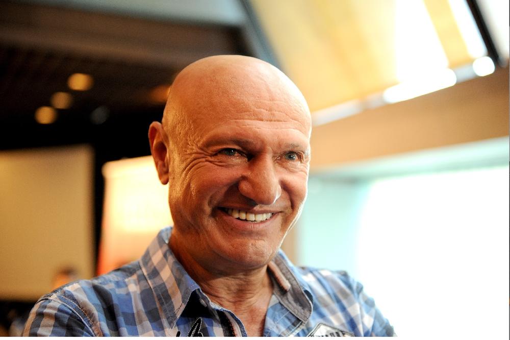 BIO MI JE SVE U ŽIVOTU: Malo ko je znao da je ovaj POPULARNI PEVAČ Šabanov brat! Folker JEDVA GOVORI od TUGE!