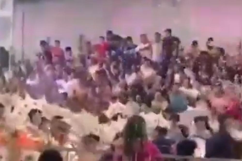 BUM! U TRENUTKU, PUBLIKA JE NESTALA! Neverica i jezivi muk nakon SUMANUTE nesreće na STADIONU (VIDEO)