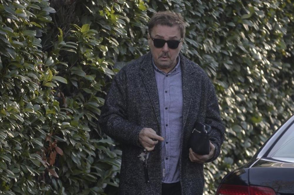 KEBA PUK'O S MOZGOM! Ponaša se kao da je on OŽENIO Severinu! Komšije oplele po Kojiću: Nepodnošljiv je i nadobudan!