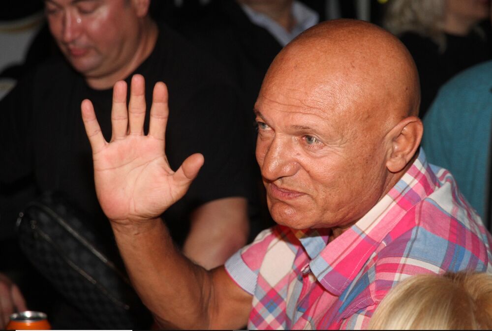 Ivona je 2016. godine za medije izjavila da je ponosna što je ljubavnica kralja narodne muzike.