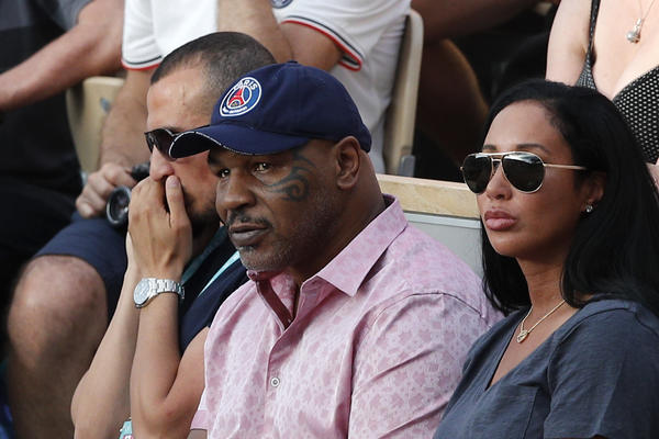 OVAJ SE OPASNO DROGIRA: Majk Tajson hteo da se bori sa gorilom!