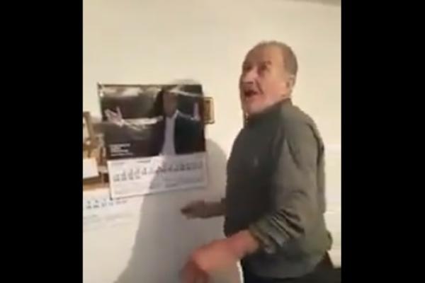 VOLIM BOGA, PA NJEGA! ON JE MOJE ZLATO! Da li ovaj deda najviše voli Vučića u čitavoj Srbiji? (VIDEO)