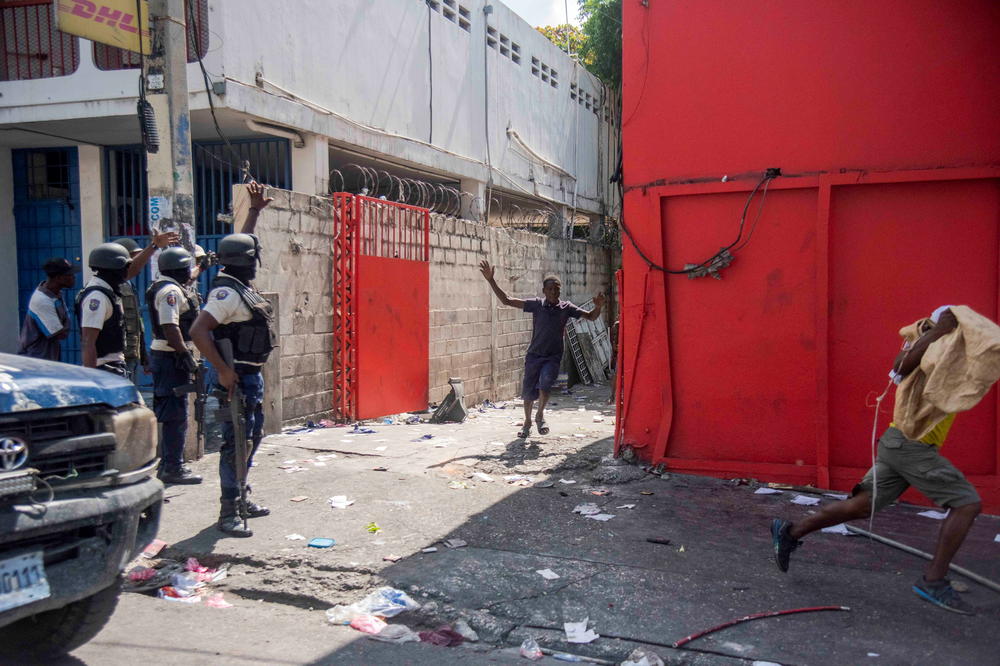 POZNATO KO JE IZVRŠIO ATENTAT NA PREDSEDNIKA HAITIJA! Policija potvrdila, čak 28 njih je umešano u ubistvo?