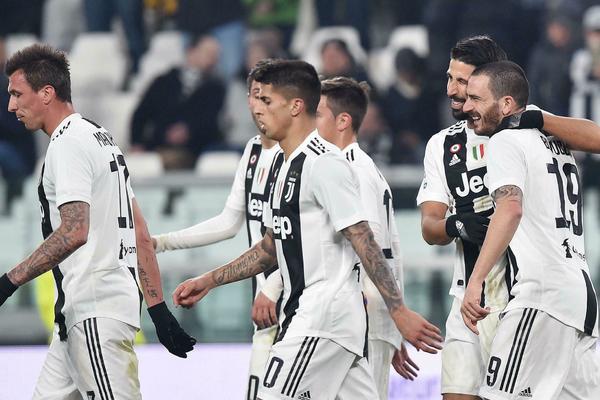 GROM IZ VEDRA NEBA: Fudbaleru Juventusa otkriveni problemi sa srcem! Odmah podvrgnut terapijama!