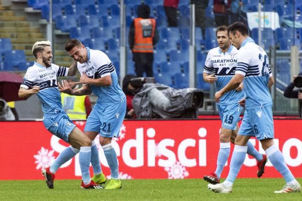 LACIO TAJNO POSLAO ČAK 7 IGRAČA KOD ČAROBNICE MARIJANE NA TRETMAN: Čuvena srpska doktorka oporavila SMS-a!