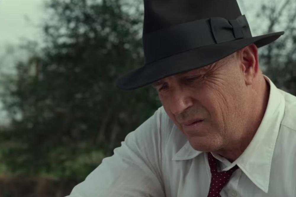 Kevin Kostner i Vudi Harelson u filmu THE HIGHWAYMEN (VIDEO)