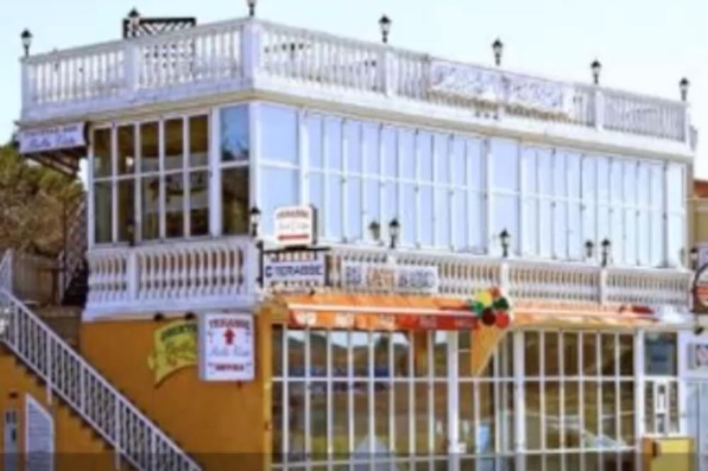 GORE OD OVOGA NE MOŽE: Ovo su najružnije i najluđe kuće na BALKANU! Sve je prepuno KIČA! (VIDEO)