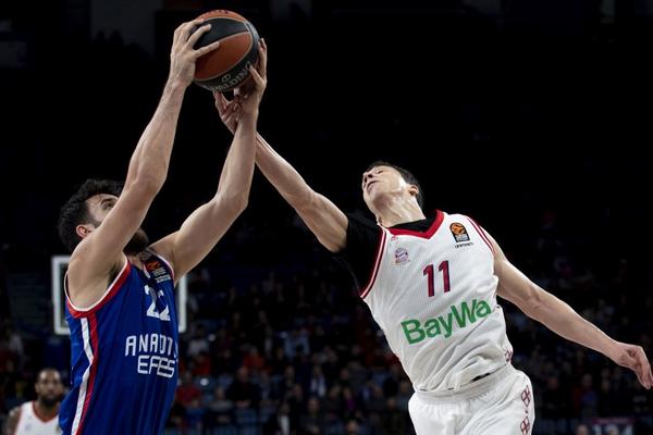 MICIĆ I EFES NE DAJU ČETVRTO MESTO: Barselona ga prati, Armani se još bori za plej-of, Makabi i Baskonija posustaju