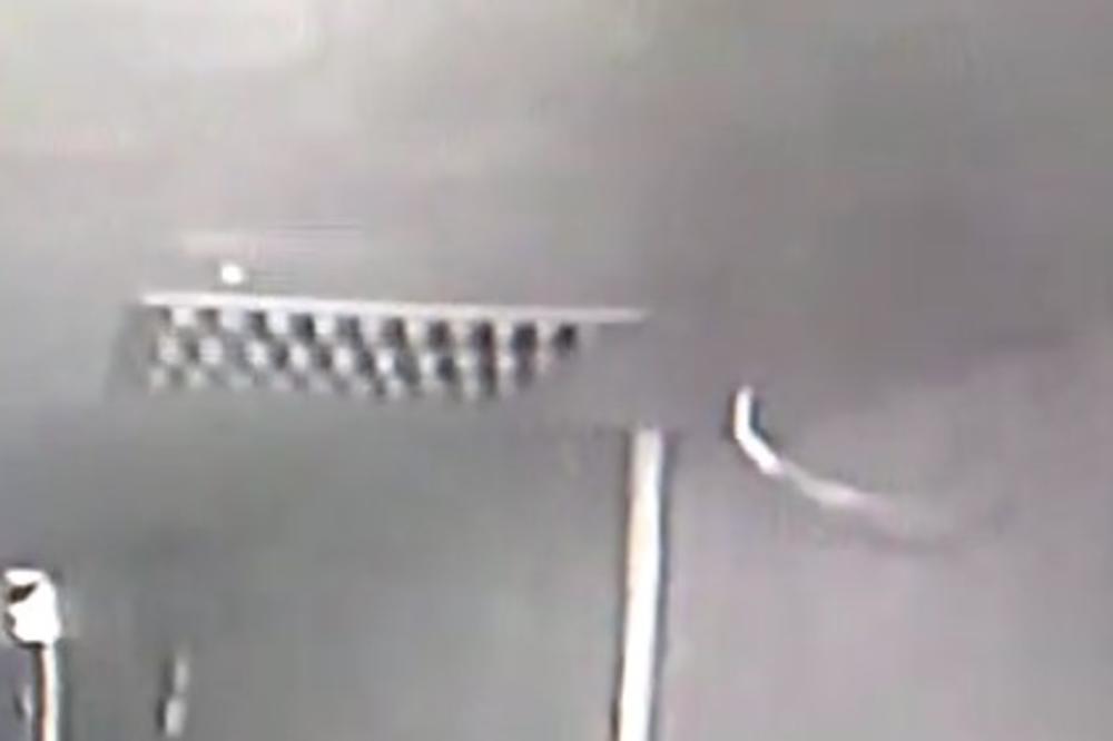 SNIMIO JE JEZIVU STVAR KOJA MU SE MOTA OKO KUĆE! Čovek u ŠOKU, možete li da ODGONETNETE O ČEMU SE RADI? (VIDEO)