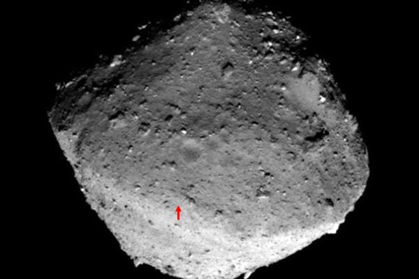 JAPANSKA SONDA SLETELA NA ASTEROID RJUGU: Hajabusu 2 će nam otkriti kako je VODA došla na Zemlju!