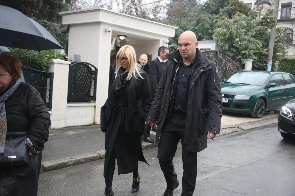 ŠABANOVA PORODICA NE PRESTAJE DA PLAČE: Prvo su svi ćutali, a onda se začula pesma, VERUJEM U LJUBAV!