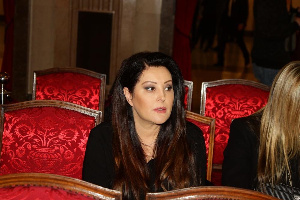 DRAGANA MIRKOVIĆ ZBOG OVE ŽENE JAKO PATI: Nedostaje joj svaki dan, POVEZANOST JE ogromna a sličnost NEVEROVATNA!