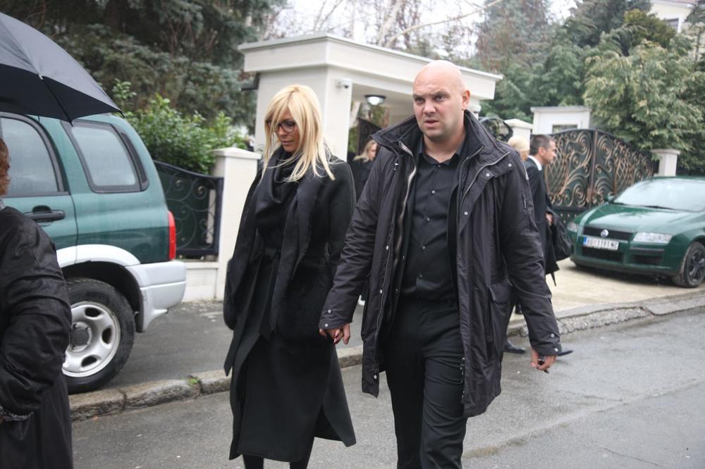 SIN ŠABANA ŠAULIĆA OSTAVIO DEVOJKU PRED VENČANJE: Posle dugo godina ostavio je devojku 6 meseci pred SVADBU