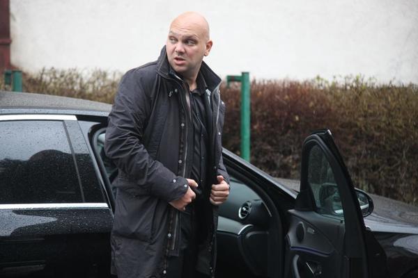 ŠABANOV SIN PROSLAVIO ROĐENDAN U KRČEDINU, A NA ŽURKU SU DOŠLE I NAJLEPŠE ŽENE: Pevačica nije krila ODUŠEVLJENJE!