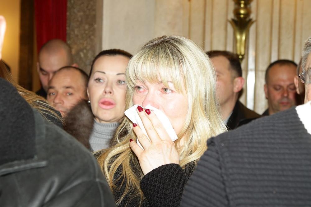 "SVE JE TO SVEŽE NE MOGU DA PRIHVATIM DA SU OTIŠLI"! Suzana Jovanović se suočila sa gubicima, TUŽNO JE JAKO!