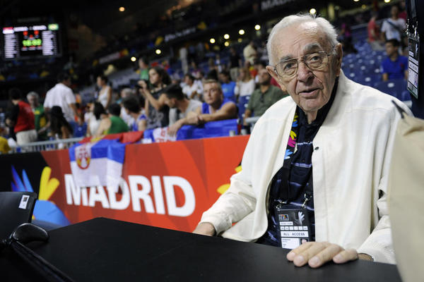 BIO ČETNIK, A PARTIZANI MU STRELJALI OCA: Srbin koji je vodio svetsku košarku preživeo je pravi pakao u mladosti!