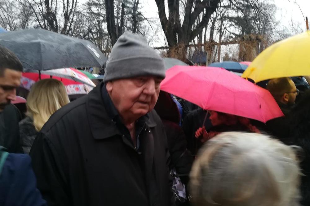 SIN BORE DRLJAČE O SMRTI OCA! Borio se do poslednjeg daha, a evo od koje bolesti je pevač preminuo