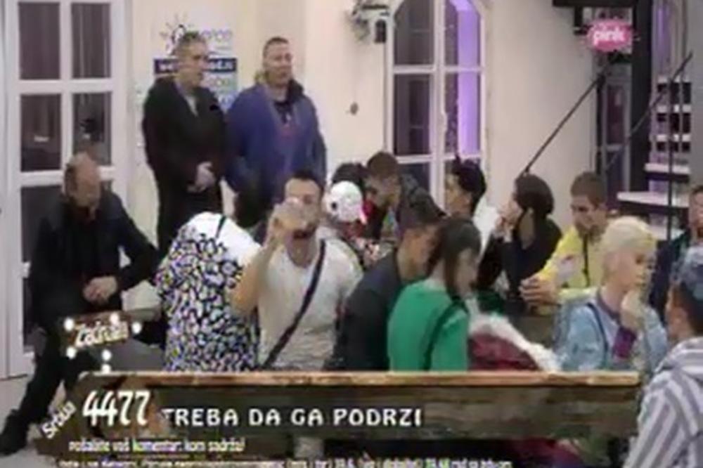 MENADŽERČIĆU, RASPADAŠ SE: Brendon napao Pavla, ovaj ga JEZIVO PONIZIO! (VIDEO)