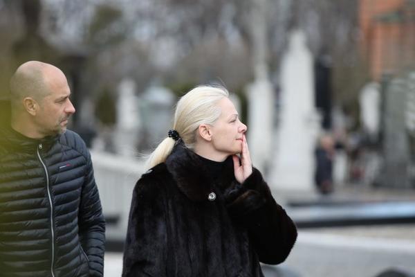 NIJE MOGLA PROTIV SEBE: Ilda Šaulić zbog OČEVE SMRTI morala da obriše objavu s Instagrama!