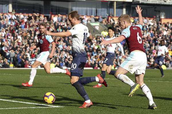 BRUKA TOTENHEMA: Kejn postigao povratnički gol, ali Barnli je očerupao Pevce! Milivojević opet precizan sa penala!
