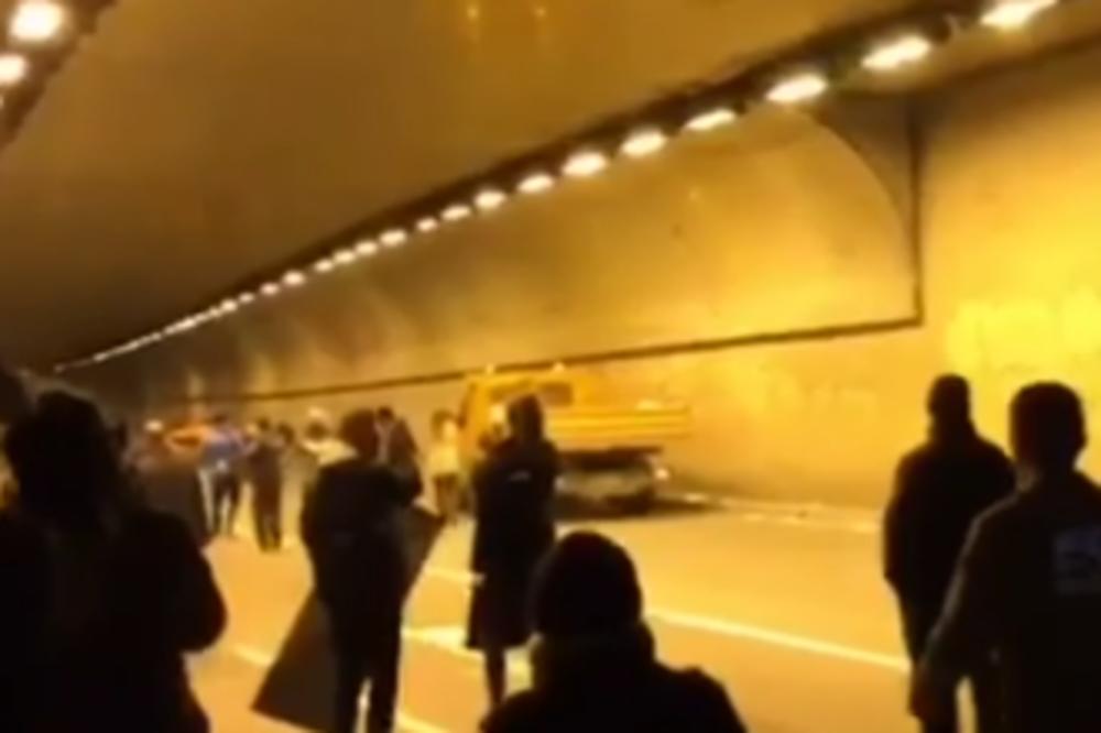 OBJAVLJEN SNIMAK NAPADA UČESNIKA PROTESTA NA RADNIKE ČISTOĆE: Stefanović poručio da će policija PRONAĆI KRIVCE