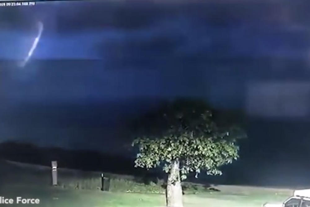 IPAK NISMO SAMI? Policija objavila UZNEMIRUJUĆ SNIMAK objekta na nebu