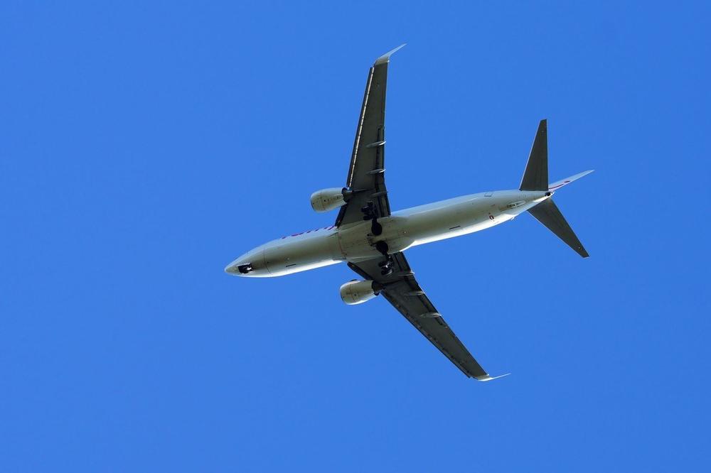 DRAMA U AVIONU KJOJI JE LETEO ZA DUBAI: Morao prinudno da SLETI, OTMIČAR UPAO U KOKPIT I PUCAO