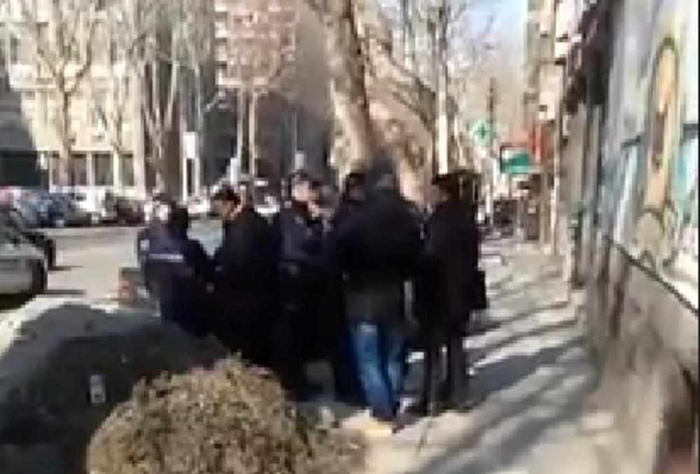 Policija i izvršitelji pregovaraju o iseljenju porodice Kurteši   