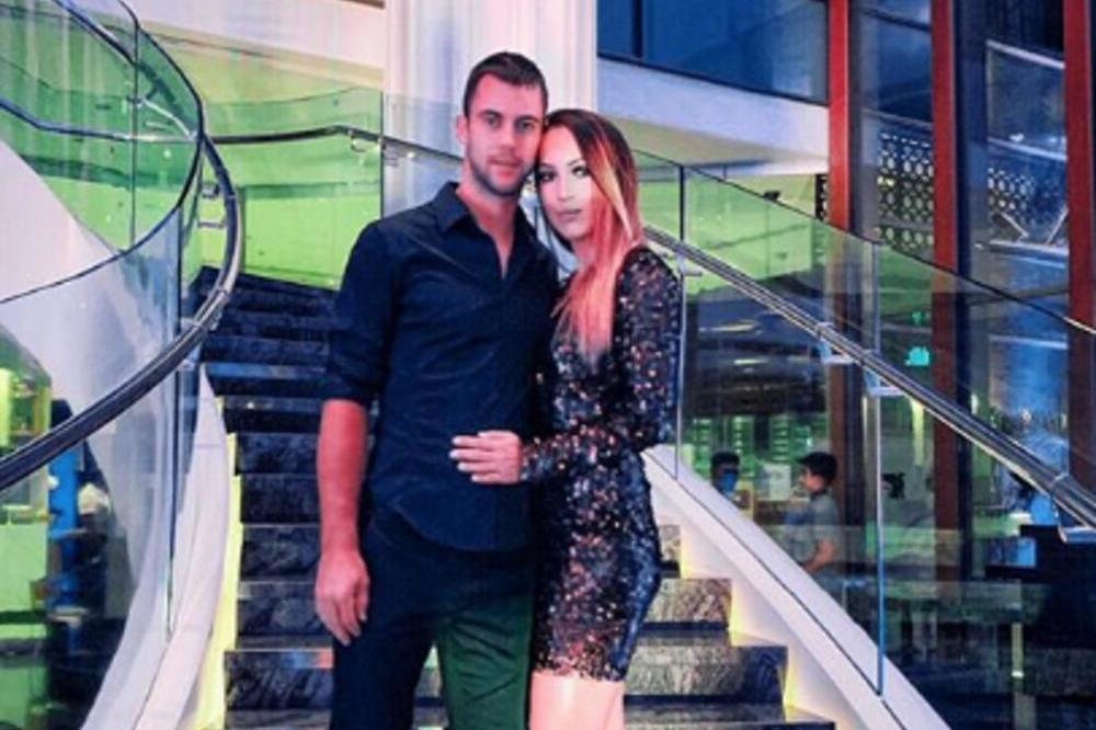 LASLO ĐERE IMA PRELEPU DEVOJKU: Ćerka je bivšeg trenera Zvezde, a tokom finala ga je bodrila svim srcem!