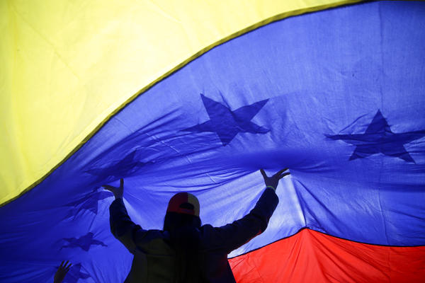 KO SADA KUPUJE VENECUELANSKU NAFTU? Mogu da je prodaju samo azijskim zemljama, ali i tu nailaze na velike PROBLEME